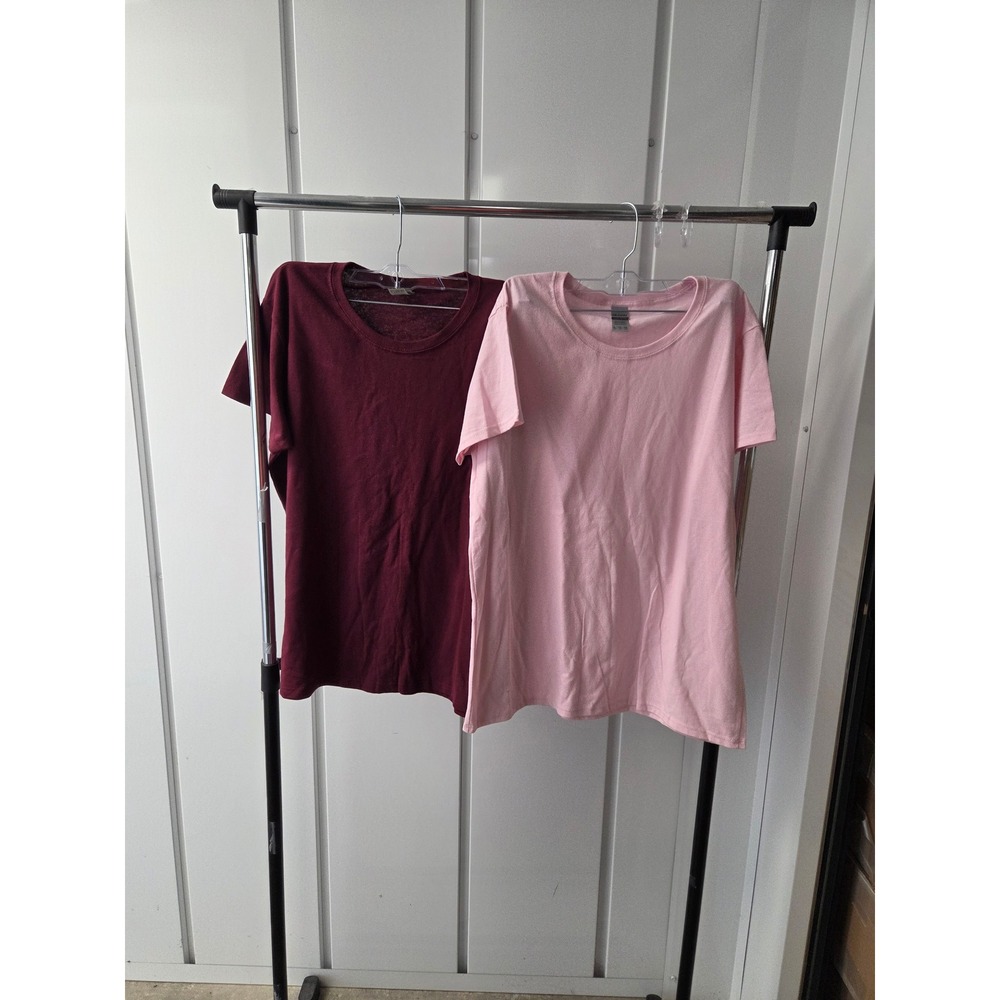 Gildan Womens XL T-Shirt 2 Pack Pink/Maroon Short Sleeve Crew Neck Tee NWOT